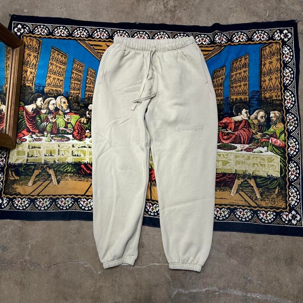 Cream youngla sweatpants joggers Size large athletic influencer gym training